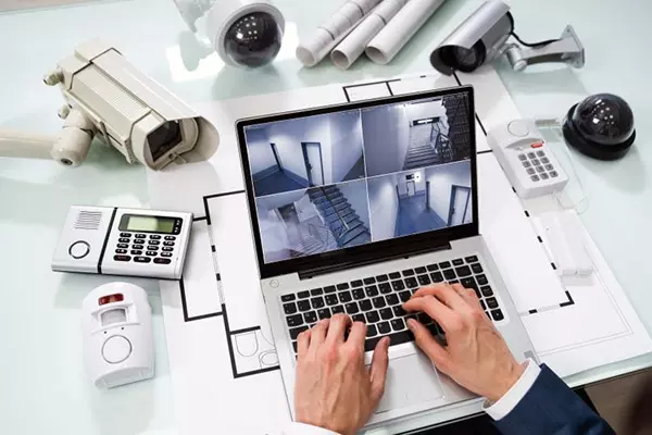 نصب دوربین مداربسته روی لپ تاپ